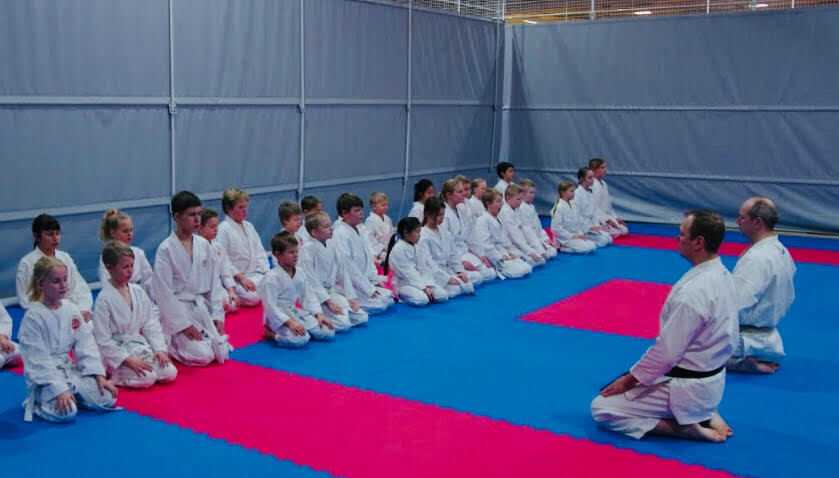 Lahden Karaten junioriryhmä keskittyy harjoituksiin Mokusō.
